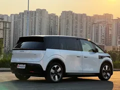 2025 Zeekr Mix Smart Driving, белый — фото 13