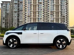 2025 Zeekr Mix Smart Driving, белый — фото 14