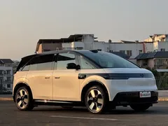 2025 Zeekr Mix Smart Driving, белый — фото 15