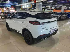 2021 Geely Emgrand S 1.4T CVT Luxury, белый — фото 3