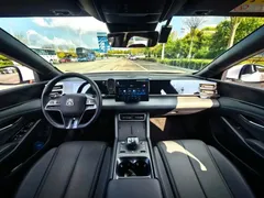2024 BYD Qin L PHEV 80km Leading — фото 4