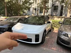 2025 Li Auto i6 4WD Standard, чёрный — фото 1
