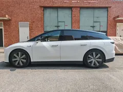 2025 Li Auto i6 4WD Standard, чёрный — фото 5