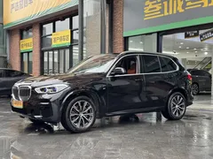 2022 BMW X5 xDrive40i M Sport Package, чёрный — фото 4