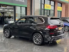 2022 BMW X5 xDrive40i M Sport Package, чёрный — фото 6