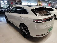 2025 Aito M5 EREV Ultra 4WD, белый — фото 5