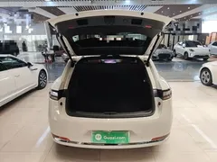 2025 Aito M5 EREV Ultra 4WD, белый — фото 19