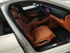 2025 Aito M5 EREV Ultra 4WD, белый — фото 25