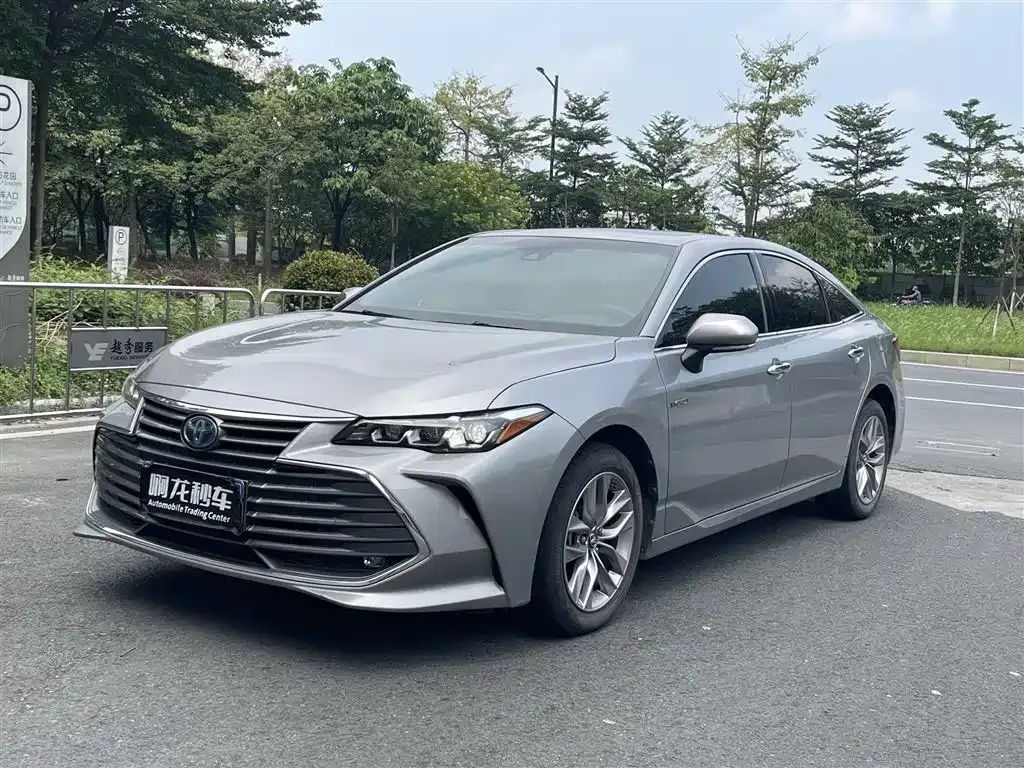 2019 Toyota Avalon Hybrid 2.5L Luxury