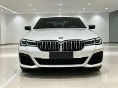 2021 BMW 5 Series 530Li Premium M Sport Package, белый — фото 2