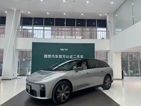 2025 Li Auto i6 4WD Standard