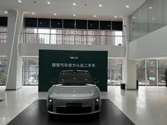 2025 Li Auto i6 4WD Standard — фото 3