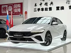 2023 Hyundai Elantra 1.5L CVT LUX Premium, белый — фото 1