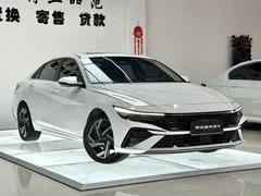 2023 Hyundai Elantra 1.5L CVT LUX Premium, белый — фото 3