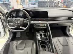 2023 Hyundai Elantra 1.5L CVT LUX Premium, белый — фото 10