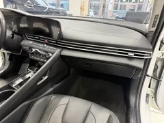 2023 Hyundai Elantra 1.5L CVT LUX Premium, белый — фото 16