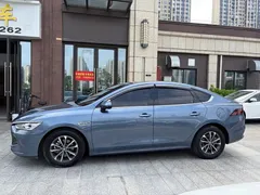 2024 BYD Qin PLUS Honor DM-i PHEV 55km Leading — фото 4