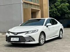 2022 Toyota Camry 2.0GVP Leading, белый — фото 1
