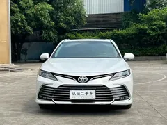 2022 Toyota Camry 2.0GVP Leading, белый — фото 2