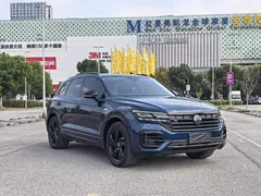 2022 Volkswagen Touareg 3.0TSI Black Sport Package, синий — фото 3