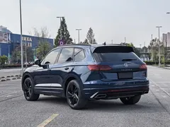 2022 Volkswagen Touareg 3.0TSI Black Sport Package, синий — фото 5