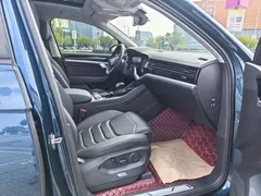 2022 Volkswagen Touareg 3.0TSI Black Sport Package, синий — фото 10