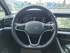 2022 Volkswagen Touareg 3.0TSI Black Sport Package, синий — фото 12