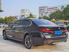 2021 BMW 5 Series 530Li xDrive M Sport Package, чёрный — фото 4