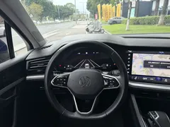 2021 Volkswagen Touareg 3.0TSI Sport Package, синий — фото 6