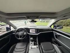 2021 Volkswagen Touareg 3.0TSI Sport Package, синий — фото 7