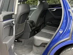 2021 Volkswagen Touareg 3.0TSI Sport Package, синий — фото 8