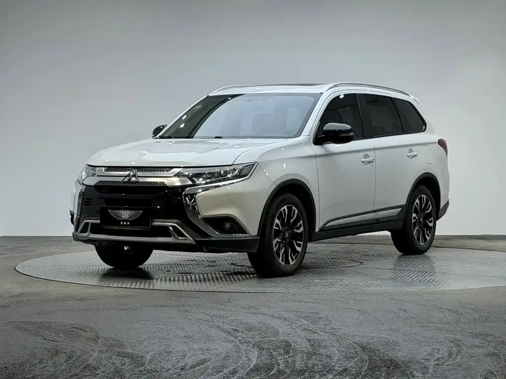 2020 Mitsubishi Outlander 2.0L 2WD 5-seat