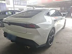 2022 Changan UNI-V 1.5T, белый — фото 7