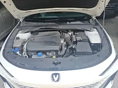 2022 Changan UNI-V 1.5T, белый — фото 20