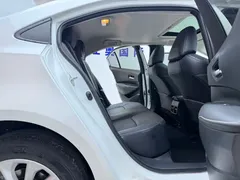 2021 Toyota Corolla 1.2T S-CVT Luxury, белый — фото 18