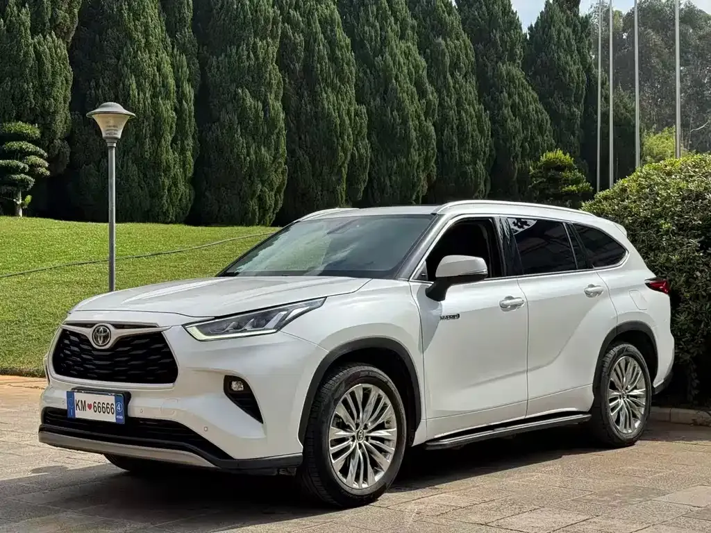 2022 Toyota Highlander Hybrid 2.5L 4WD Premium 7-seat
