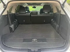 2022 Toyota Highlander Hybrid 2.5L 4WD Premium 7-seat, белый — фото 23