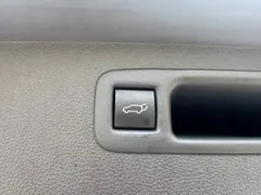2022 Toyota Highlander Hybrid 2.5L 4WD Premium 7-seat, белый — фото 24