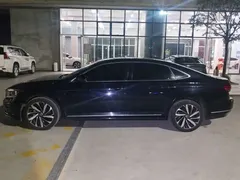 2024 Volkswagen Passat 380TSI Luxury, чёрный — фото 3