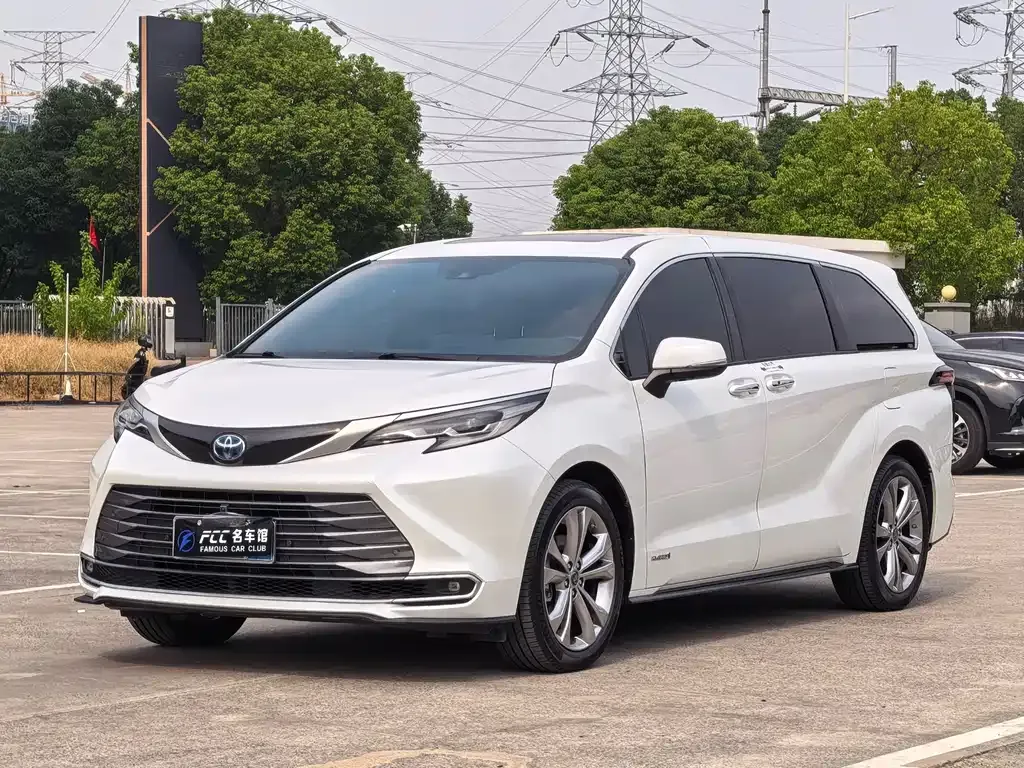 2023 Toyota Sienna 2.5L Hybrid Premium