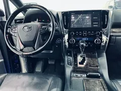 2021 Toyota Vellfire Hybrid 2.5L HV Premium, чёрный — фото 13