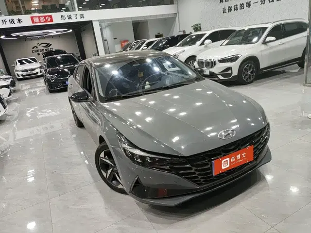 2022 Hyundai Elantra 1.5L CVT LUX Premium