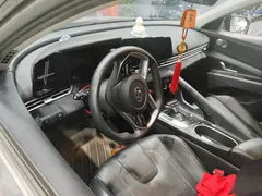 2022 Hyundai Elantra 1.5L CVT LUX Premium — фото 3