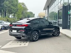 2022 BMW X6, чёрный — фото 7