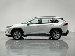 2021 Toyota RAV4 2.0L CVT 2WD Fashion, белый — фото 3