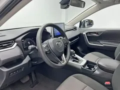 2021 Toyota RAV4 2.0L CVT 2WD Fashion, белый — фото 13