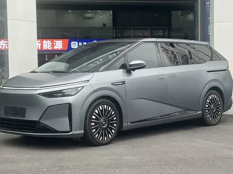 2026 Xpeng X9 EREV 1602 Ultra