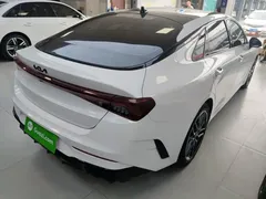2021 Kia K5 380T GT-Line, белый — фото 7