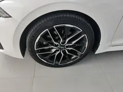 2021 Kia K5 380T GT-Line, белый — фото 23