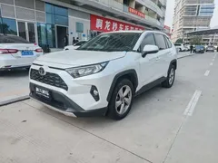2022 Toyota RAV4 2.0L CVT 2WD Fashion, белый — фото 1